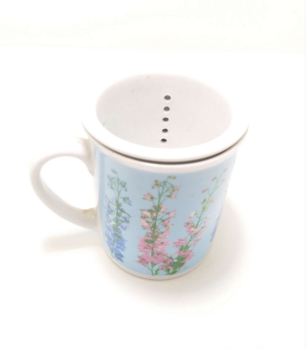 Porcelain Mug Fitted With Removable Porcelain Infuser