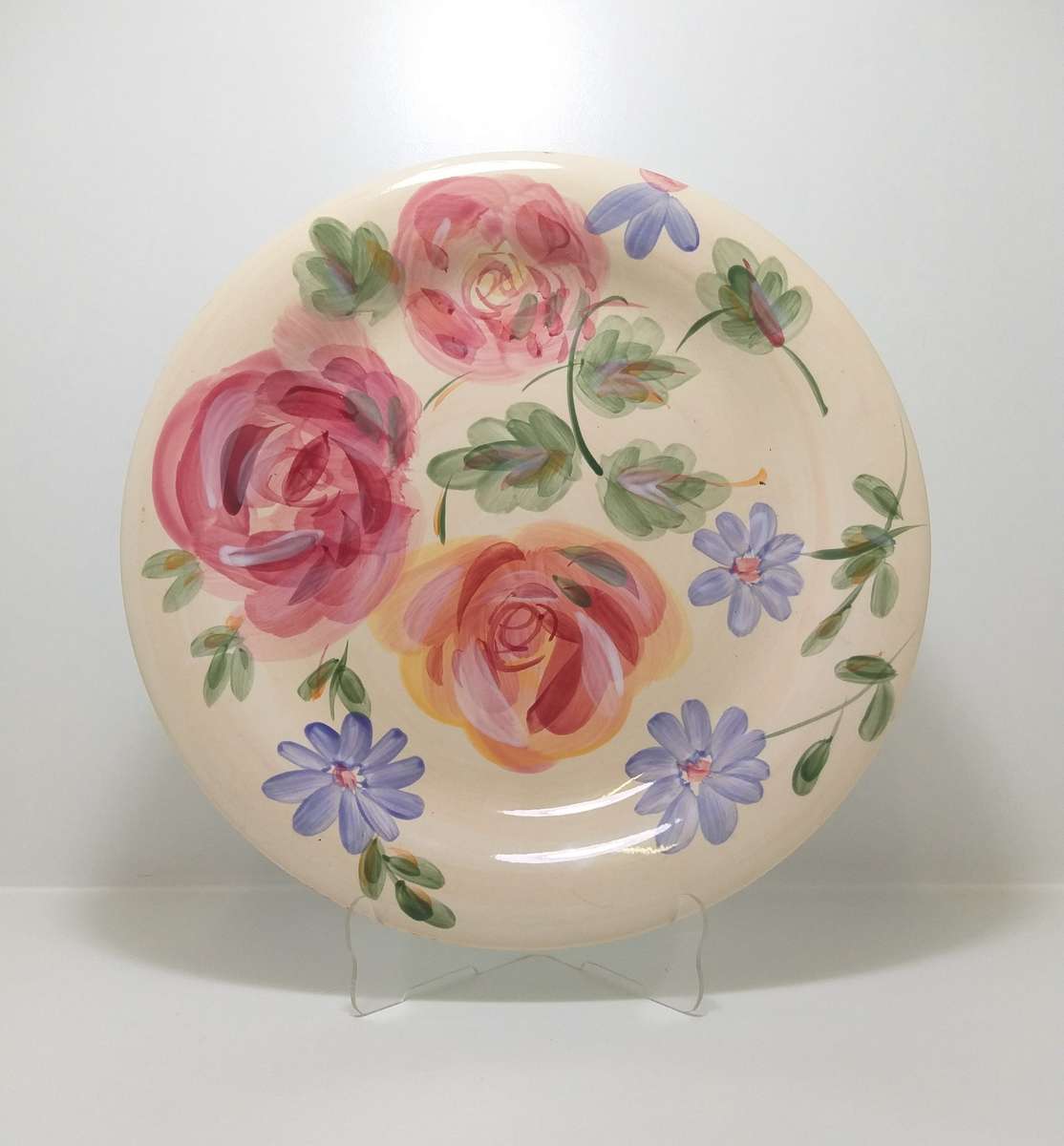 Contemporary Hand Decorated Floral Patterned Ceramic Gibson Elite China Large Dinner Plate