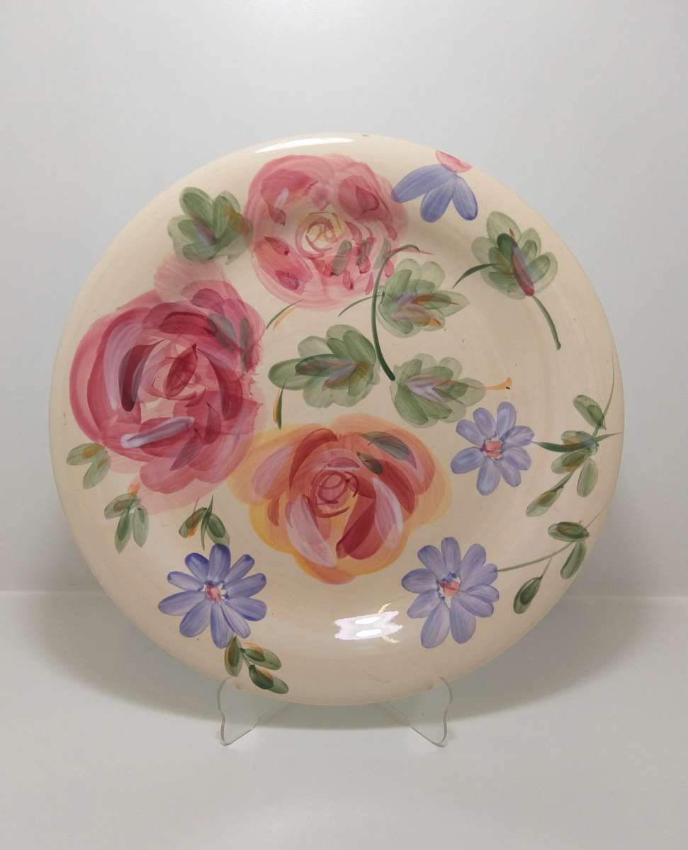 Contemporary Hand Decorated Floral Patterned Ceramic Gibson Elite China Large Dinner Plate