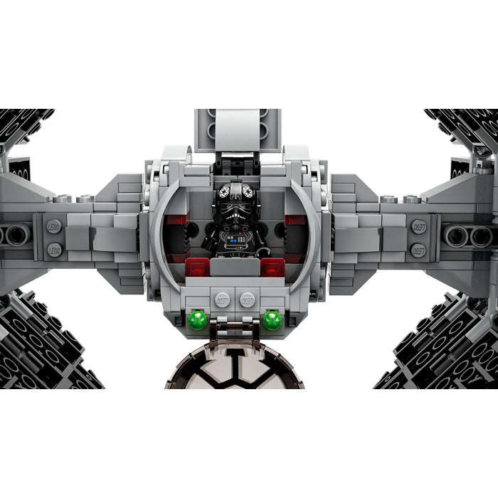 LEGO® 75348 - Star Wars Mandalorian Fang Fighter vs. TIE Interceptor