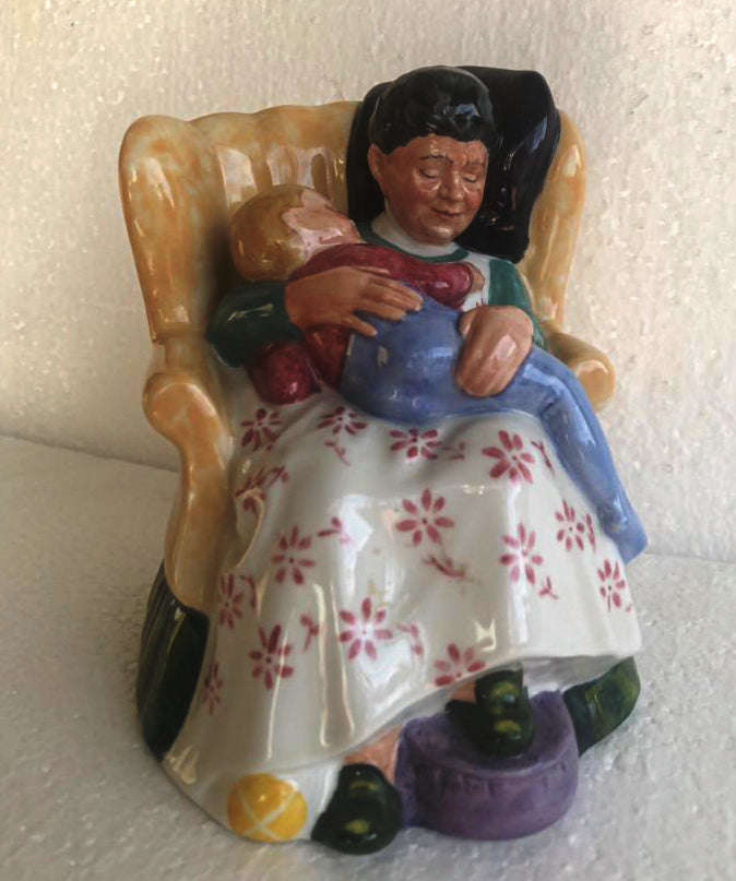 Royal Doulton - Figurine (Sweet Dreams)