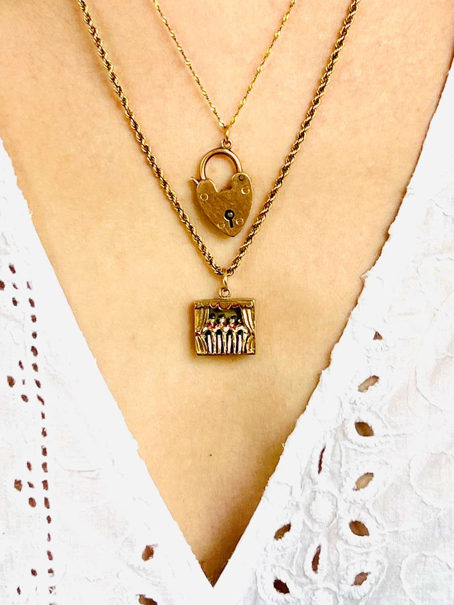 9ct Gold French Can-Can Dancing Pendant