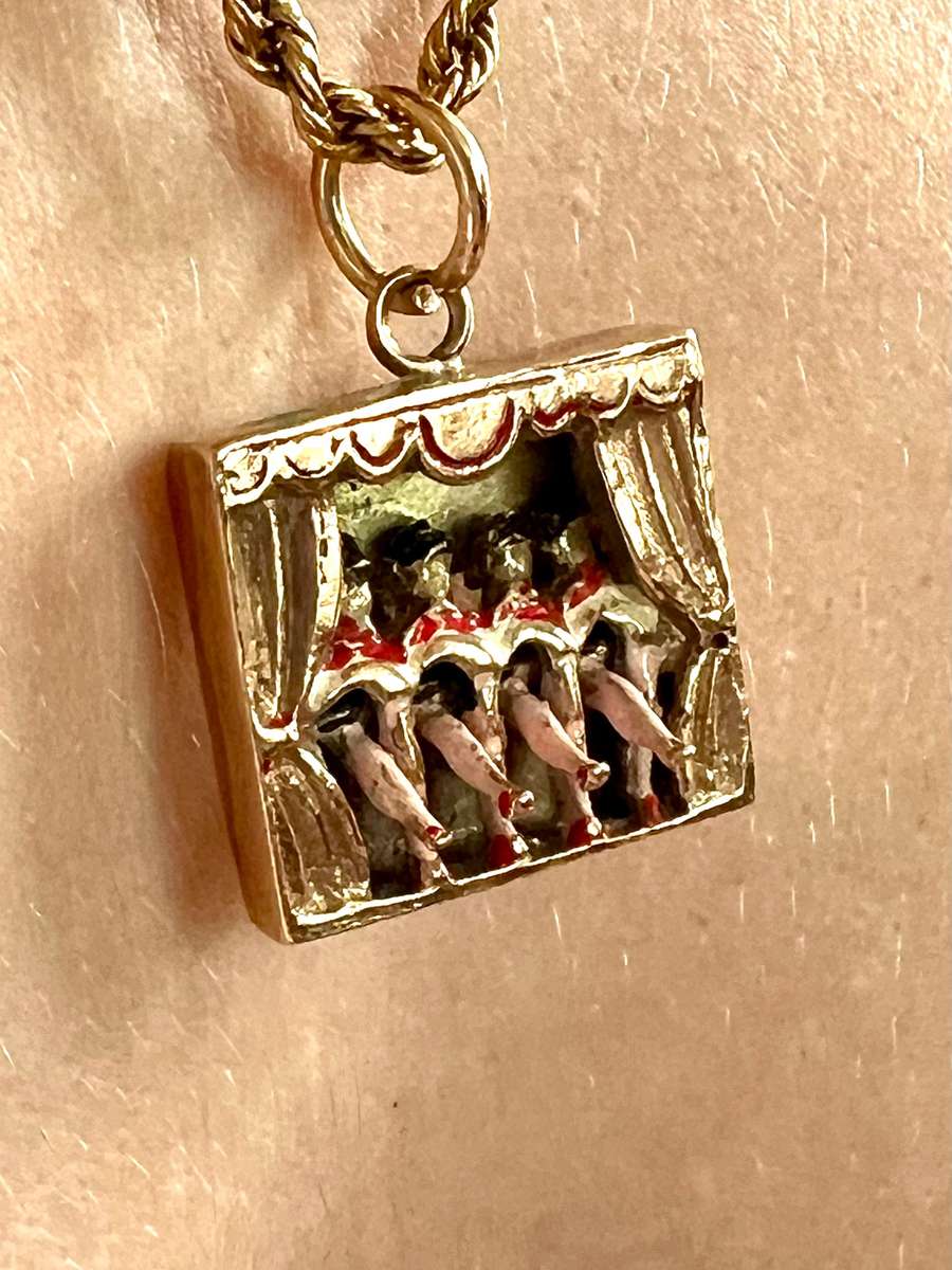 9ct Gold French Can-Can Dancing Pendant