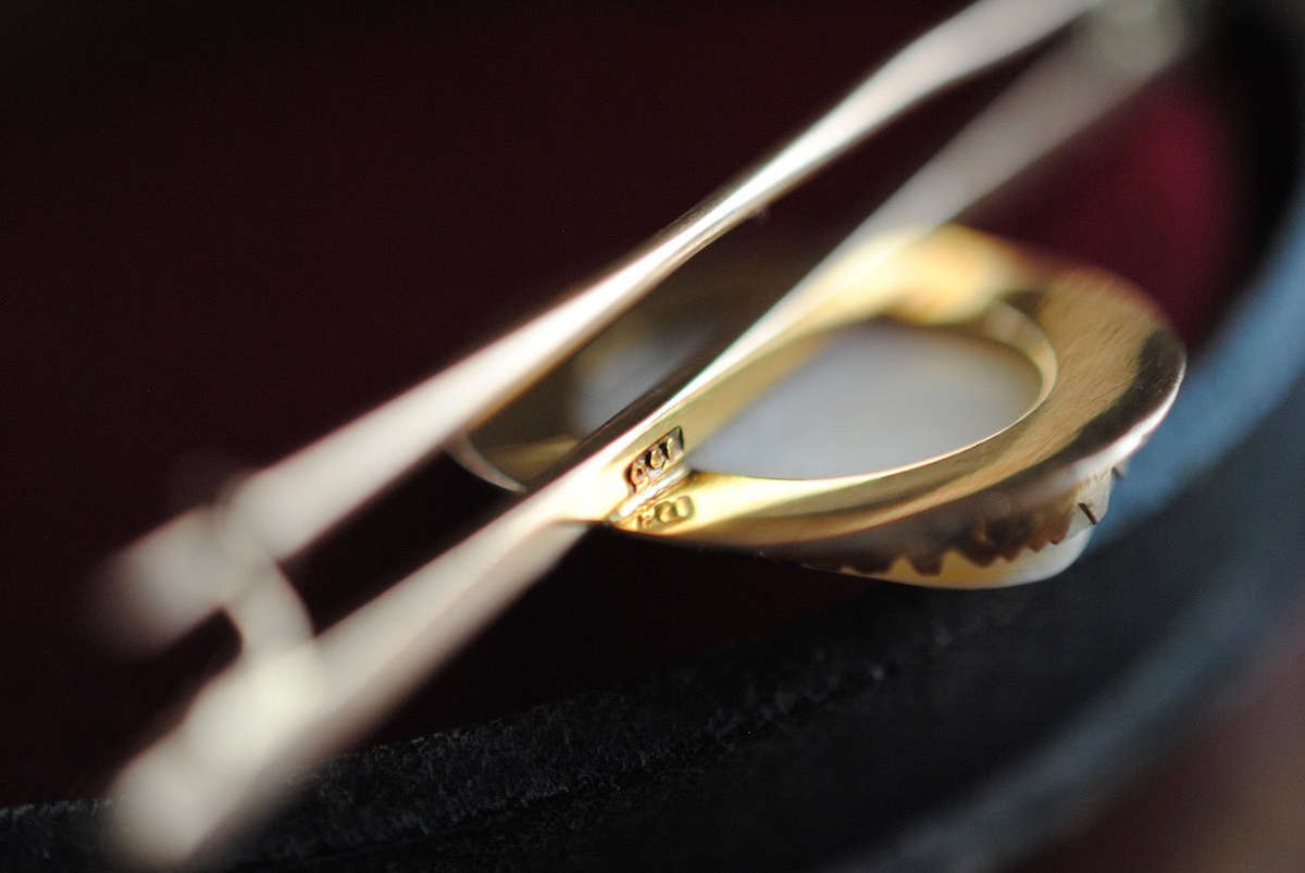 Edwardian Era Gold and Cameo Pin Brooch