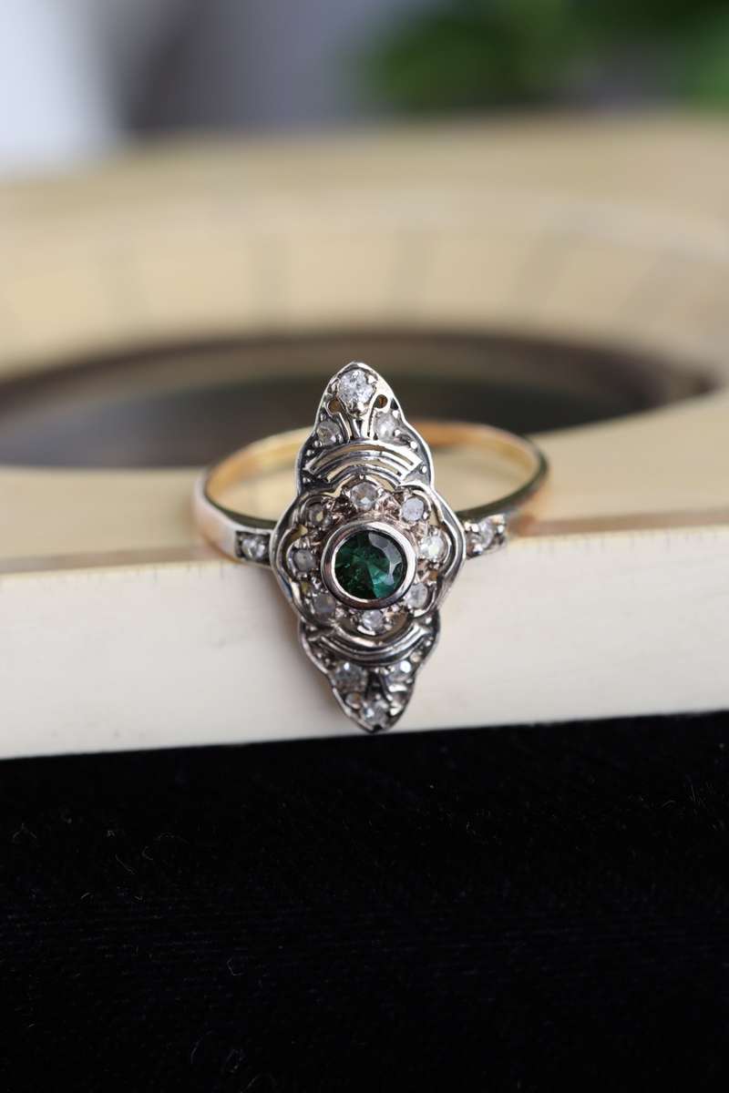 Art Deco Emerald and Diamond 18ct Ring