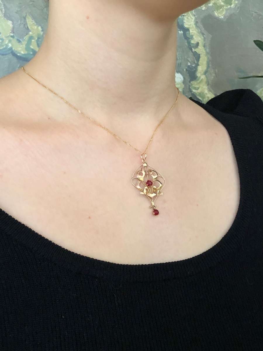 Antique Art Nouveau Rose Gold Lavalier