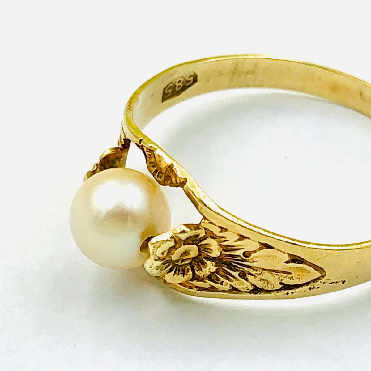 Antique Forget-me-not Pearl Ring