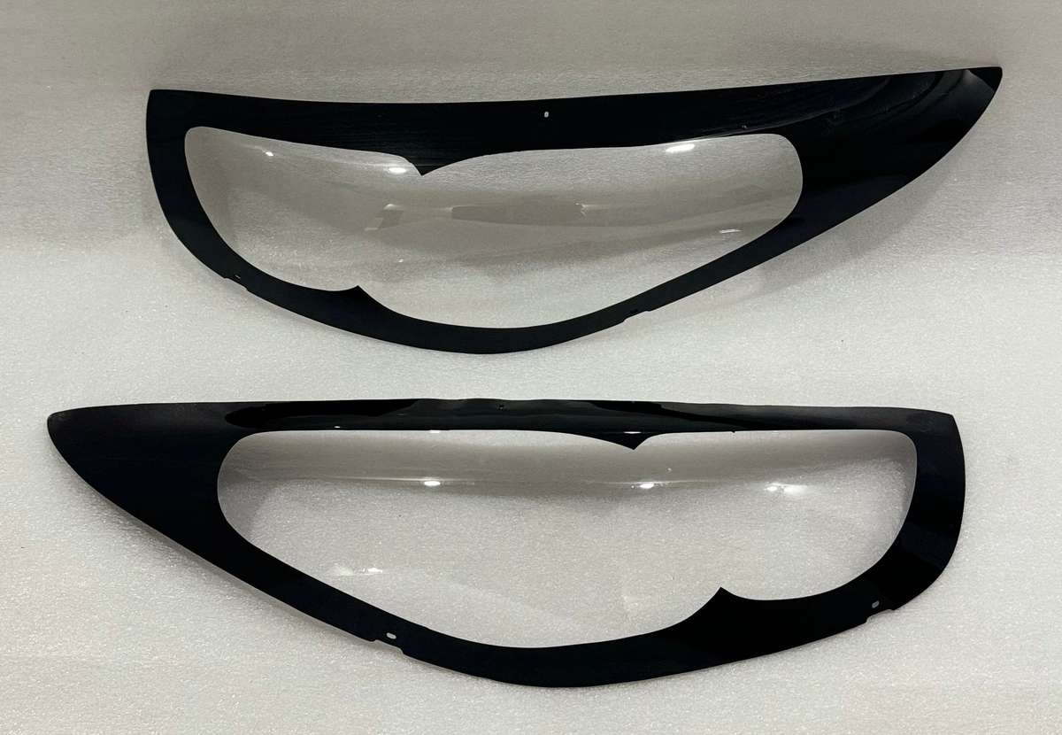 Hyundai IX35 10+ Gloss Black Headlight Shields
