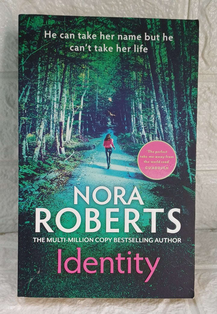 Identity (Nora Roberts)