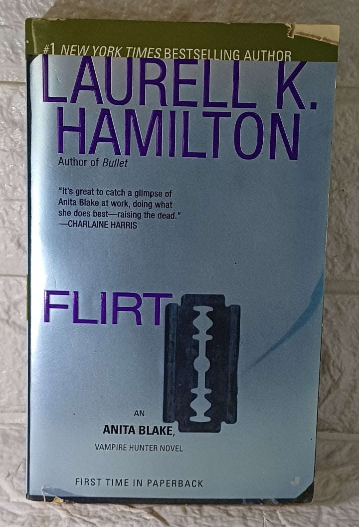 Flirt (Anita Blake, Vampire Hunter, #18) (Laurell K. Hamilton)