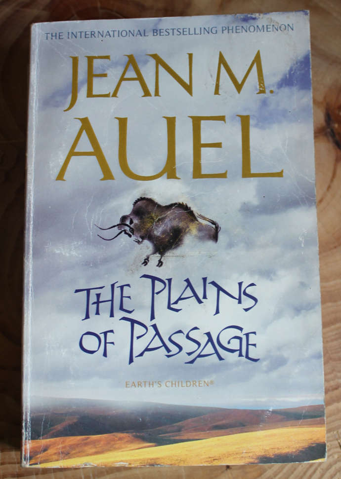 The Plains Of Passage  (Jean M. Auel)
