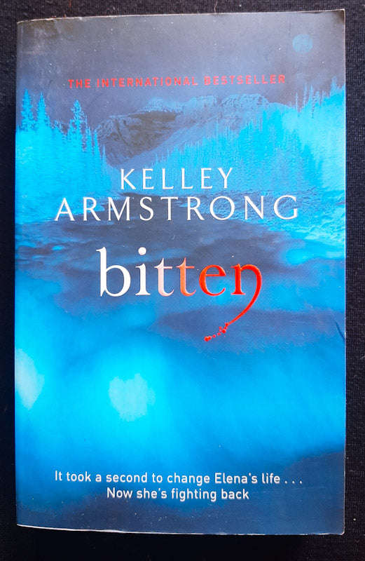 Bitten (Otherworld #1) (Kelley Armstrong)