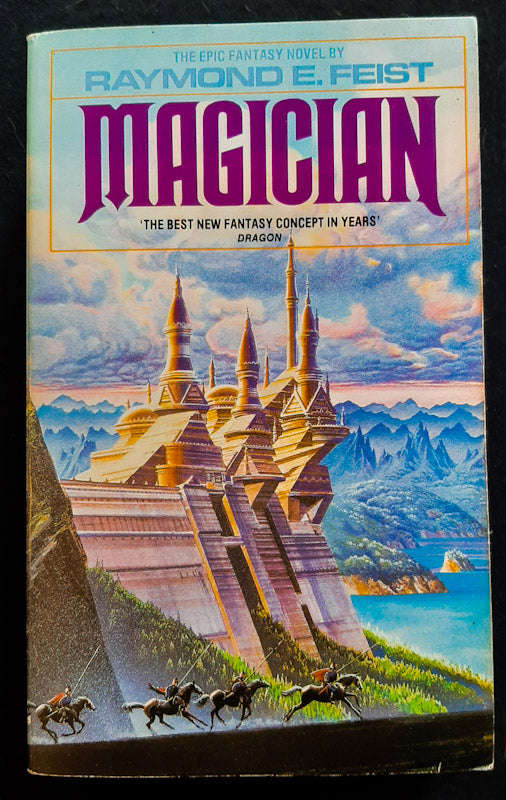 Magician (The Riftwar Saga #1-2) (Raymond E. Feist)