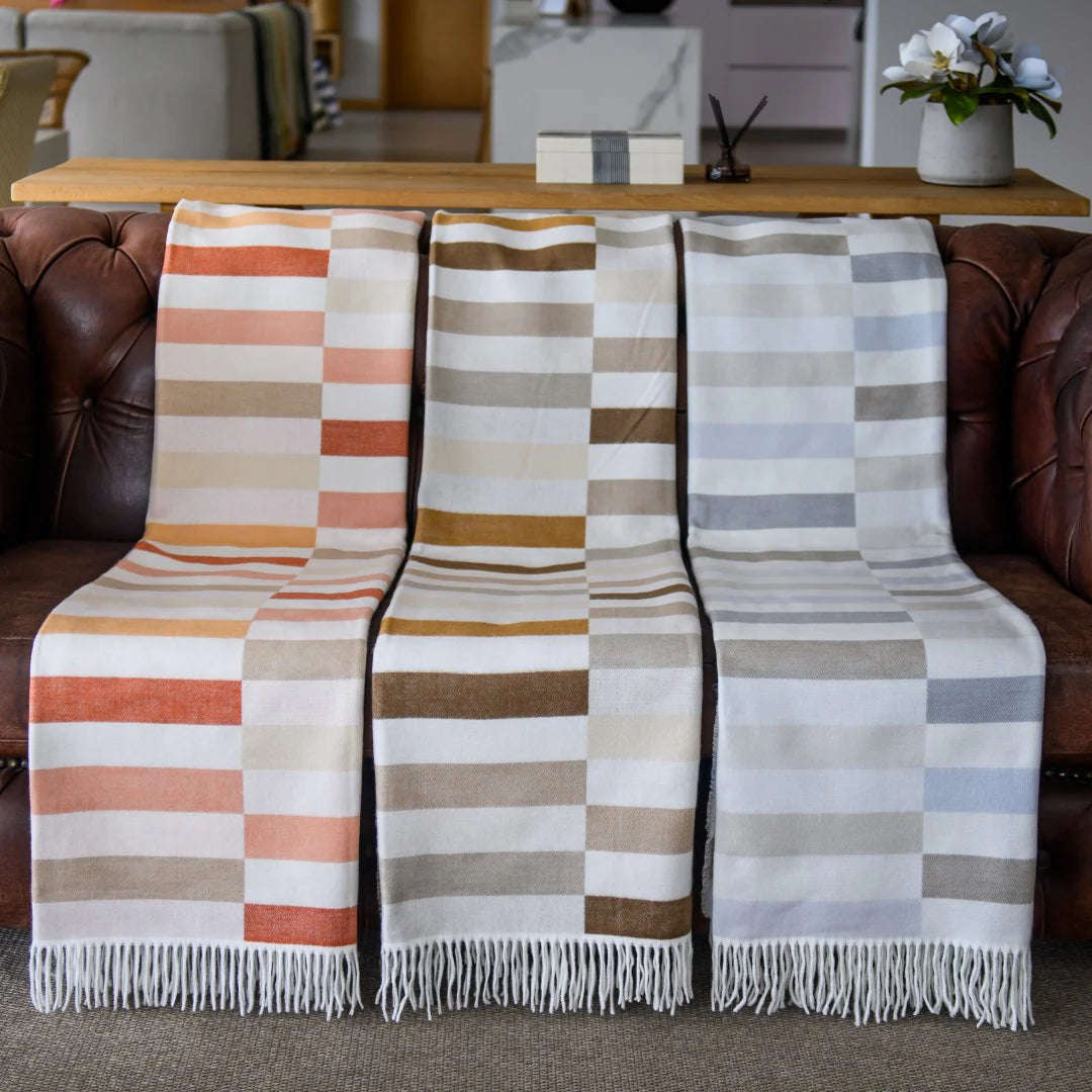 Bella Vita  Sequence | Cinnabar / Dark Beige