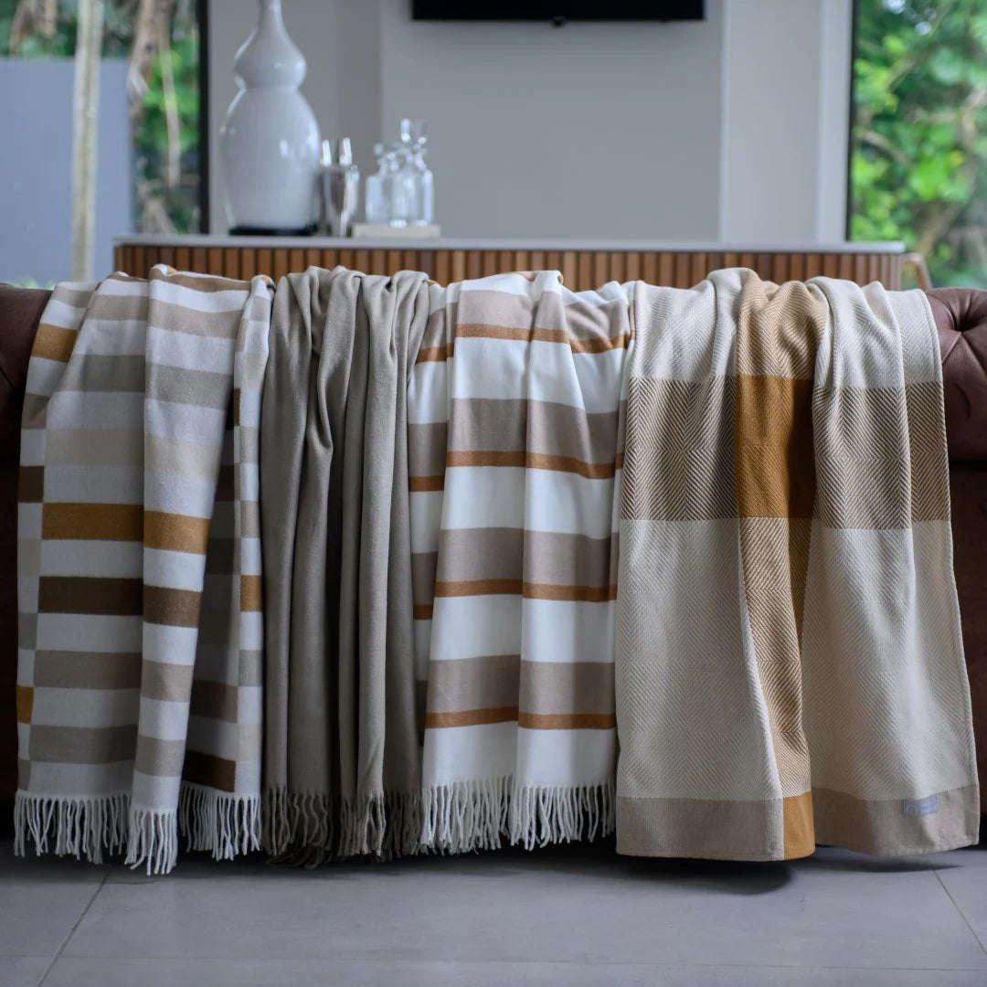 Bella Vita  Sequence | Cinnabar / Dark Beige