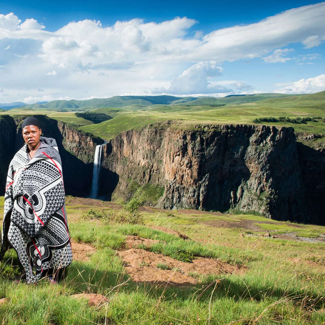 Kharetsa - Aloe | Black / Natural / Scarlet | Basotho Blanket