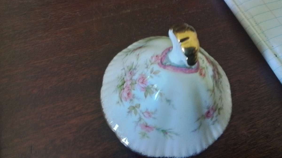 Paragon Victoriana Rose Teapot