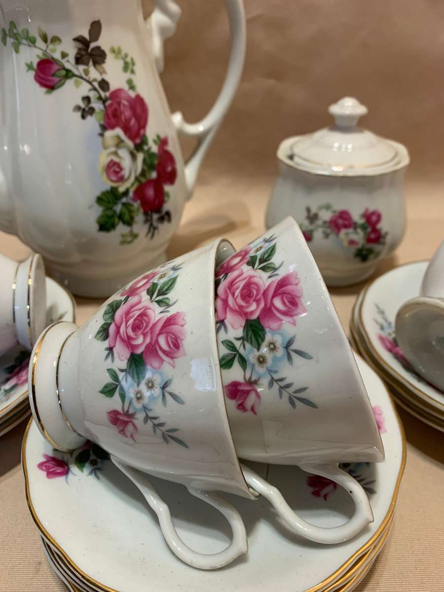 22Pc TRISA Pink Rose Tea Set