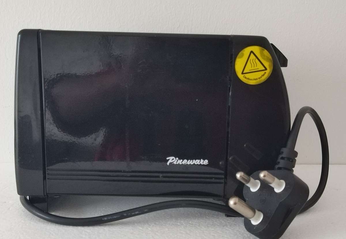 Pineware 2 Slice Toaster