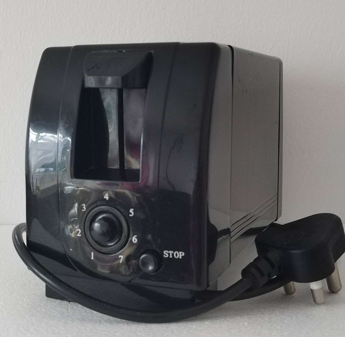 Pineware 2 Slice Toaster