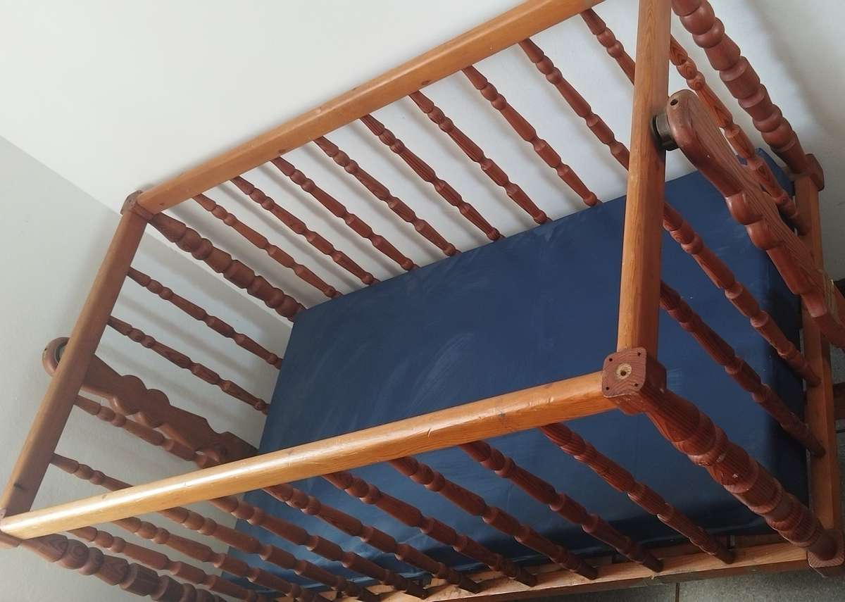 Solid Pine Swinging Crib with Mattress