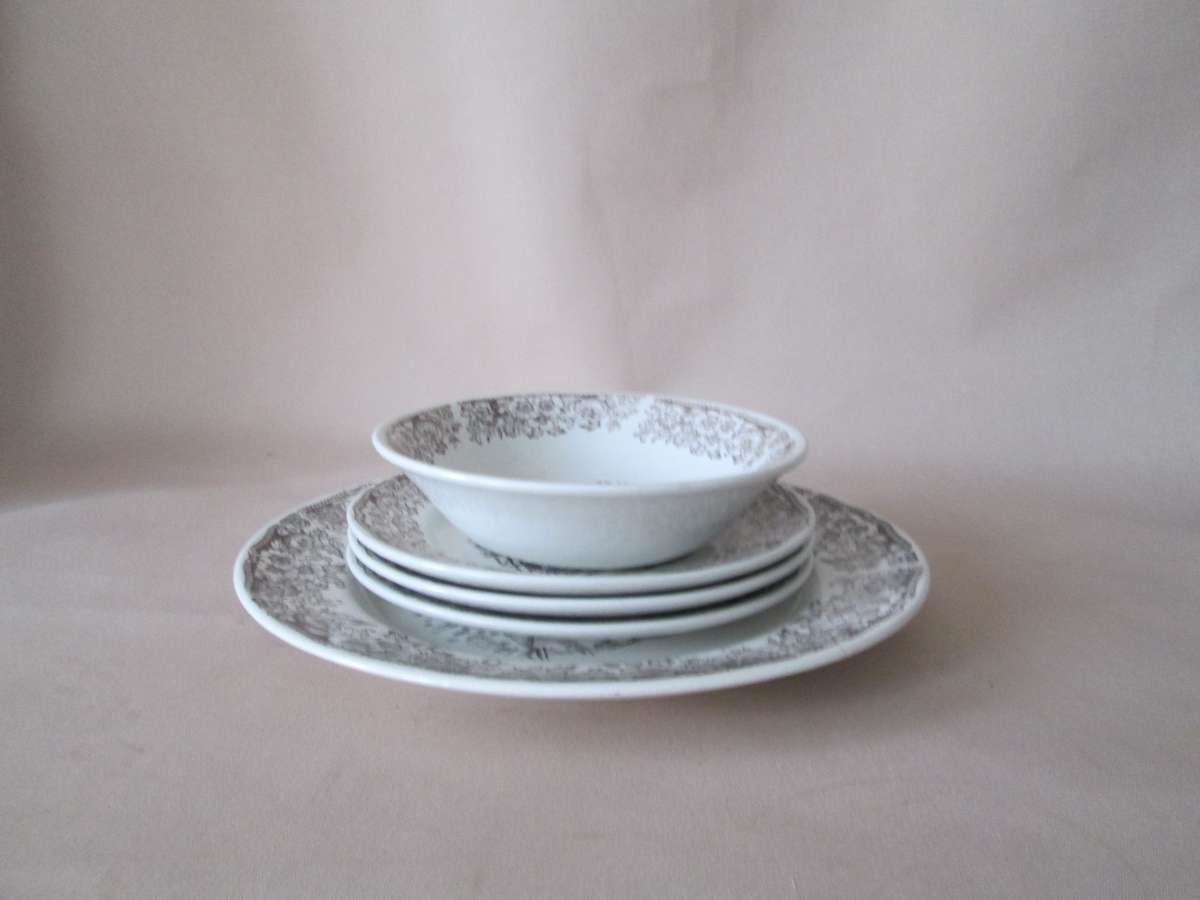 Tudor Village Ironstone Broadhurst Staffordshire Plates and Bowl