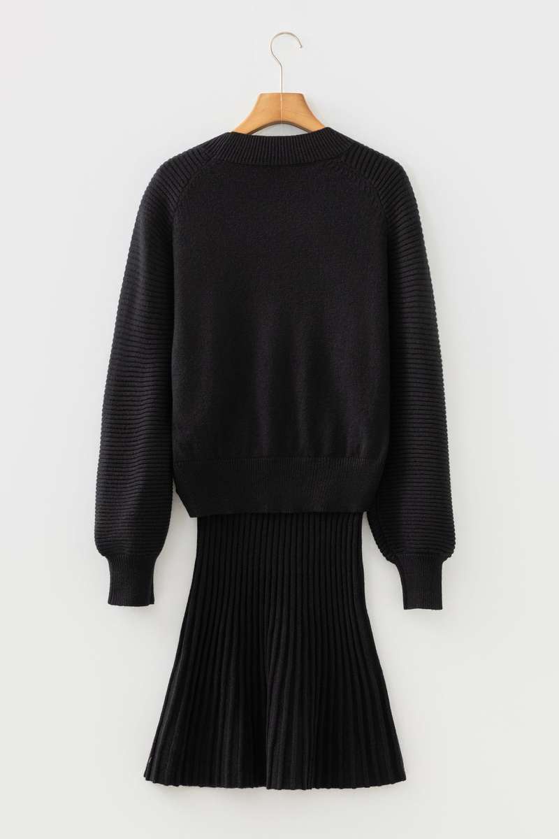 Black High Neck Puff Sleeve Sweater Pleated Mini Skirt 2pcs Knitted Outfit