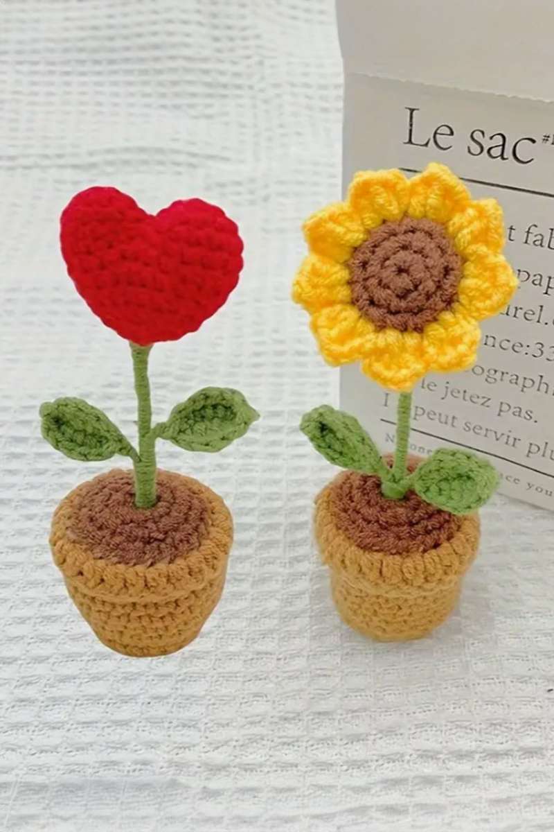 Fiery Red Sweet Heart Crochet Potted Plant Home Decoration