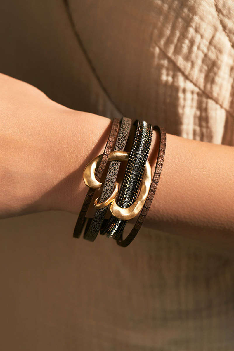 Coffee PU Leather Straps Rhinestone Embedded Retro Magnetic Buckle Bracelet