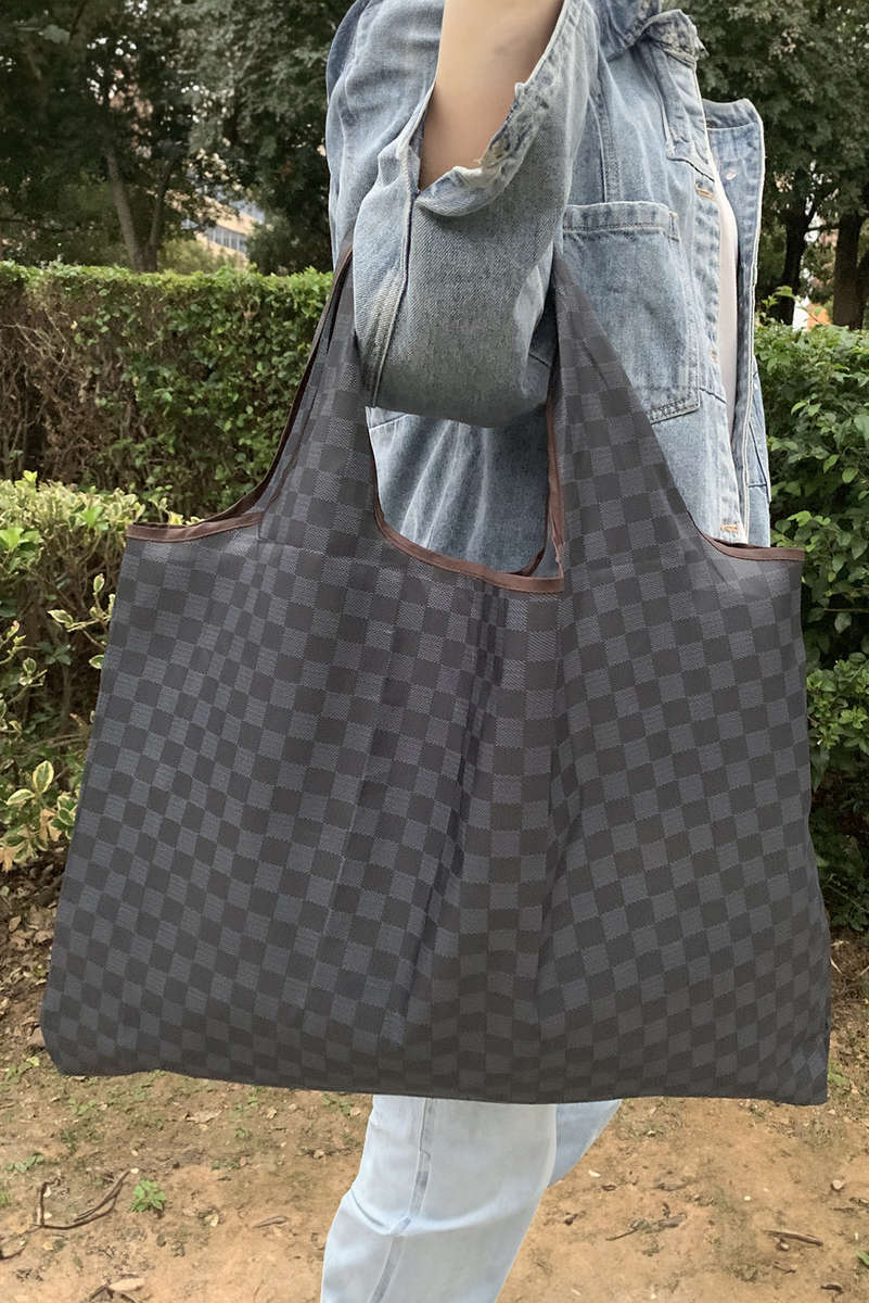 Black Trendy Checkered Pattern Large Portable Tote Bag