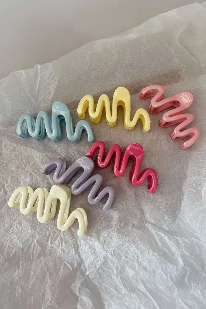 Pink Chunky Waves Acrylic Hair Claw Clip