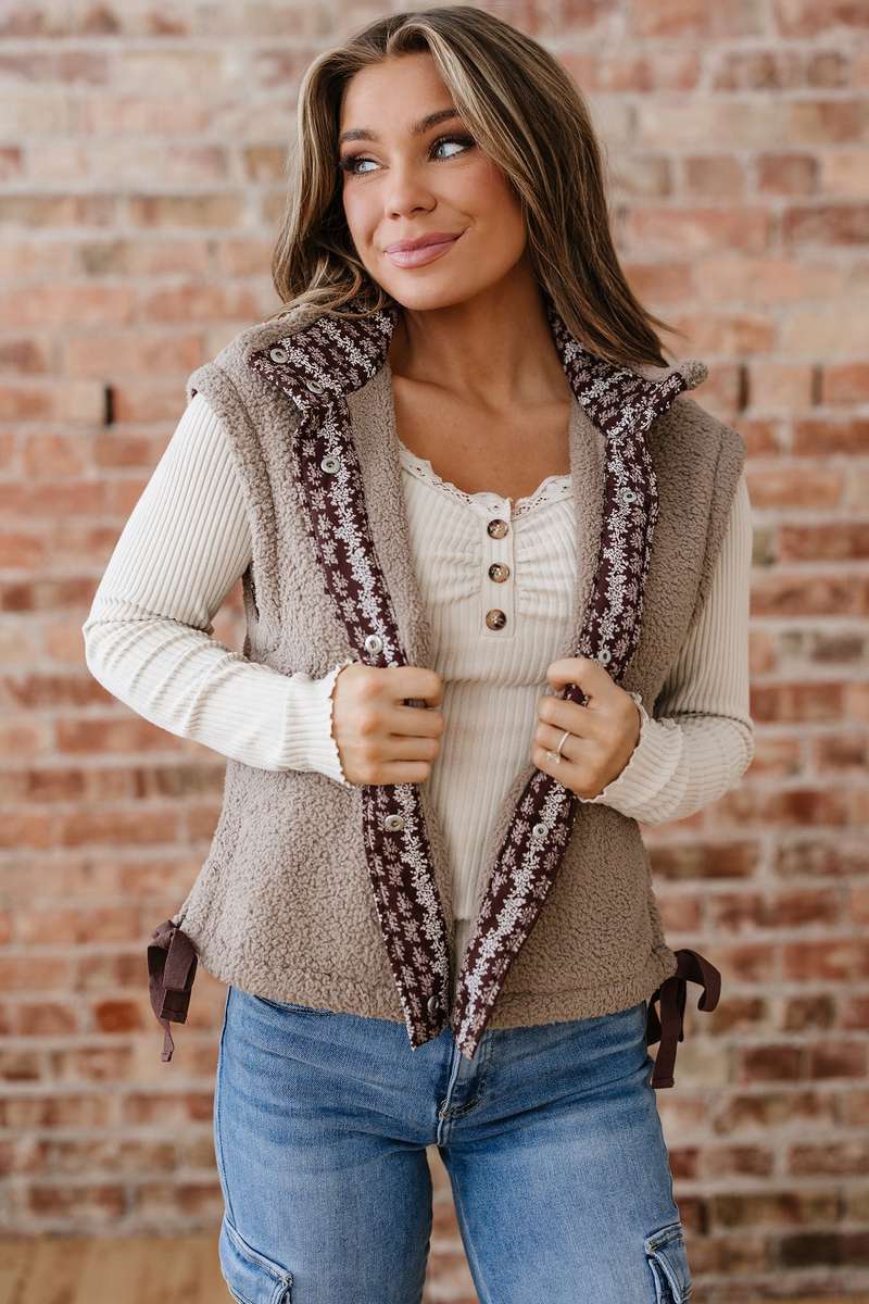 Goat Side Bows Sherpa Fleece Vest