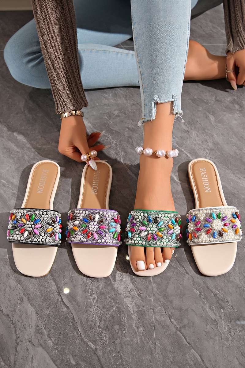 White Rhinestone Pearl Decoration Square Head Beach Slippers