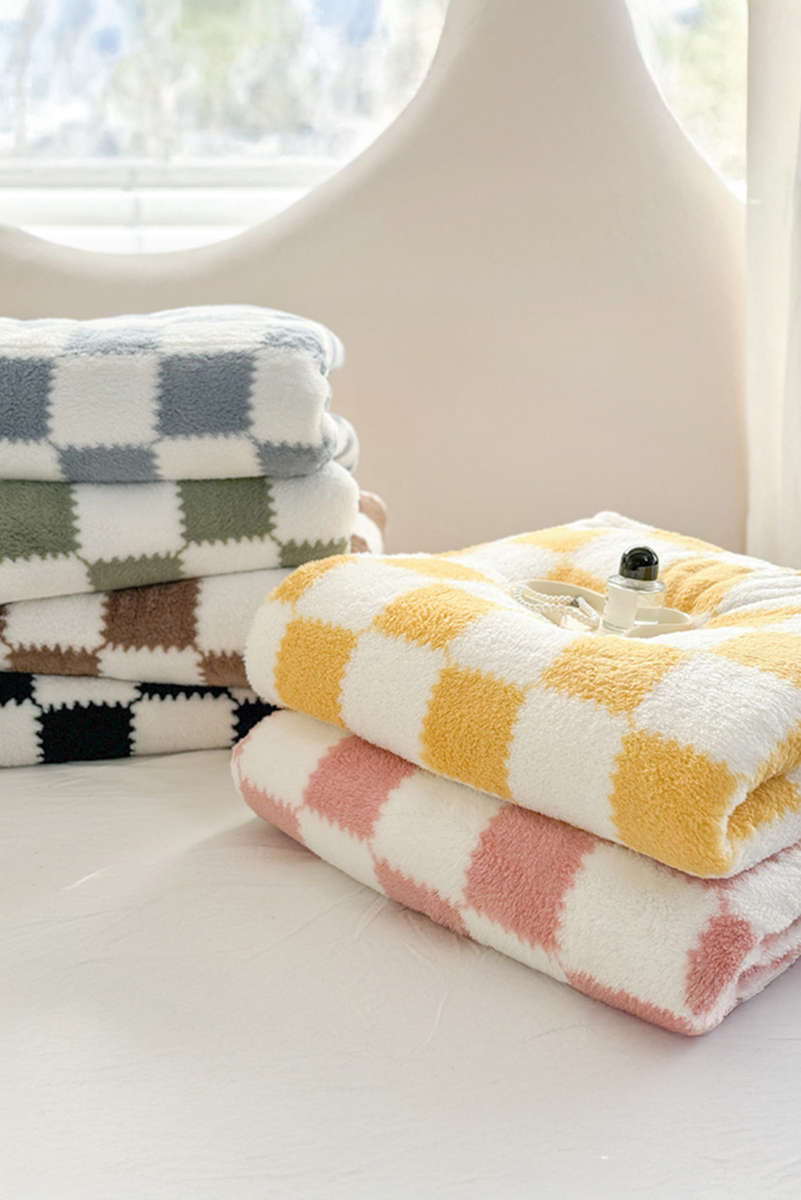 Pink Checkered Soft Plush Large Blanket