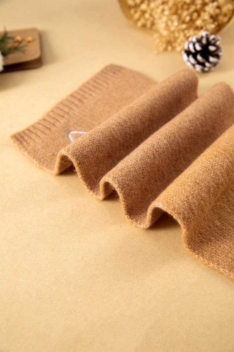Thai Curry Tiny Heart Embroidered Detail Ribbed Trim Warm Knit Scarf