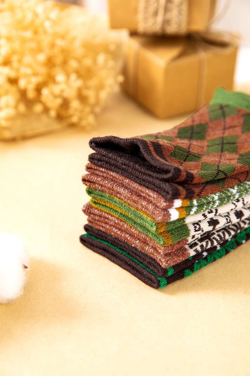 Guacamole Green 5 Pairs Retro Geometric Pattern Combed Cotton Socks Set