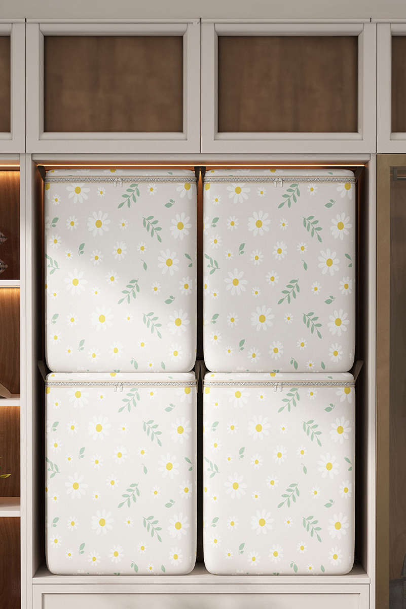 White Daisy Print Nonwovens Wardrobe Large Storage Bag with Lid
