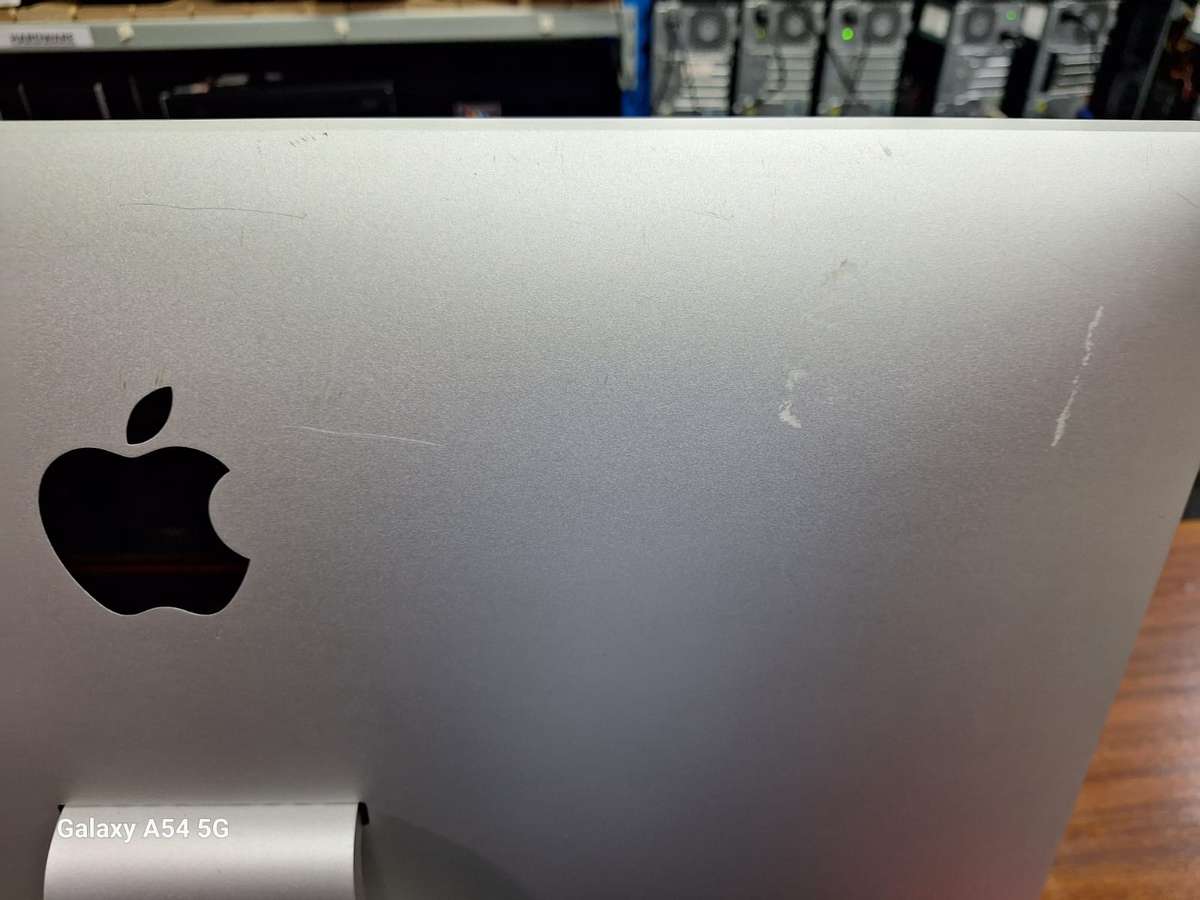 Pre-Owned Apple A1316 (2010) - 27 Inch Wide Cinema Display LED 2560 x 1440