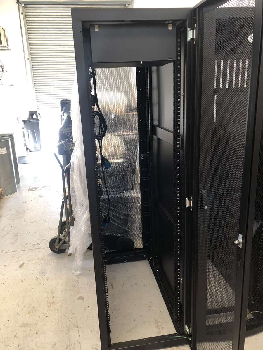 Modrac 42U Server Rack Cabinet with 2 × Raritan PXE-1493 Intelligent PDUs 