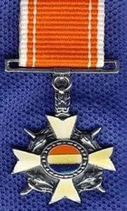 Die Roem en die Rou: Stories agter Honoris Crux - Dr At van Wyk