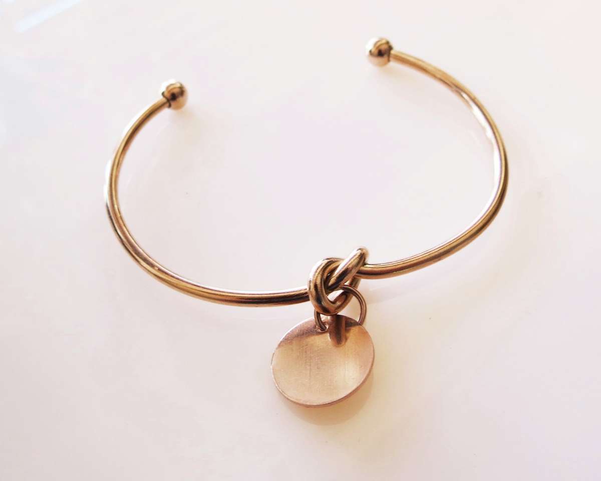 Roosgoud Stainless Steel  Armband met knoop en plaatjie (Bangle)