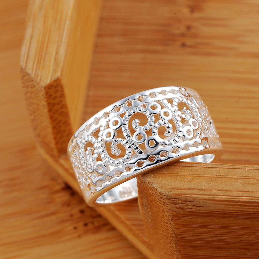 New 925 Sterling Silver filled Chunky filigree design ladies ring with high detail work. Stunning