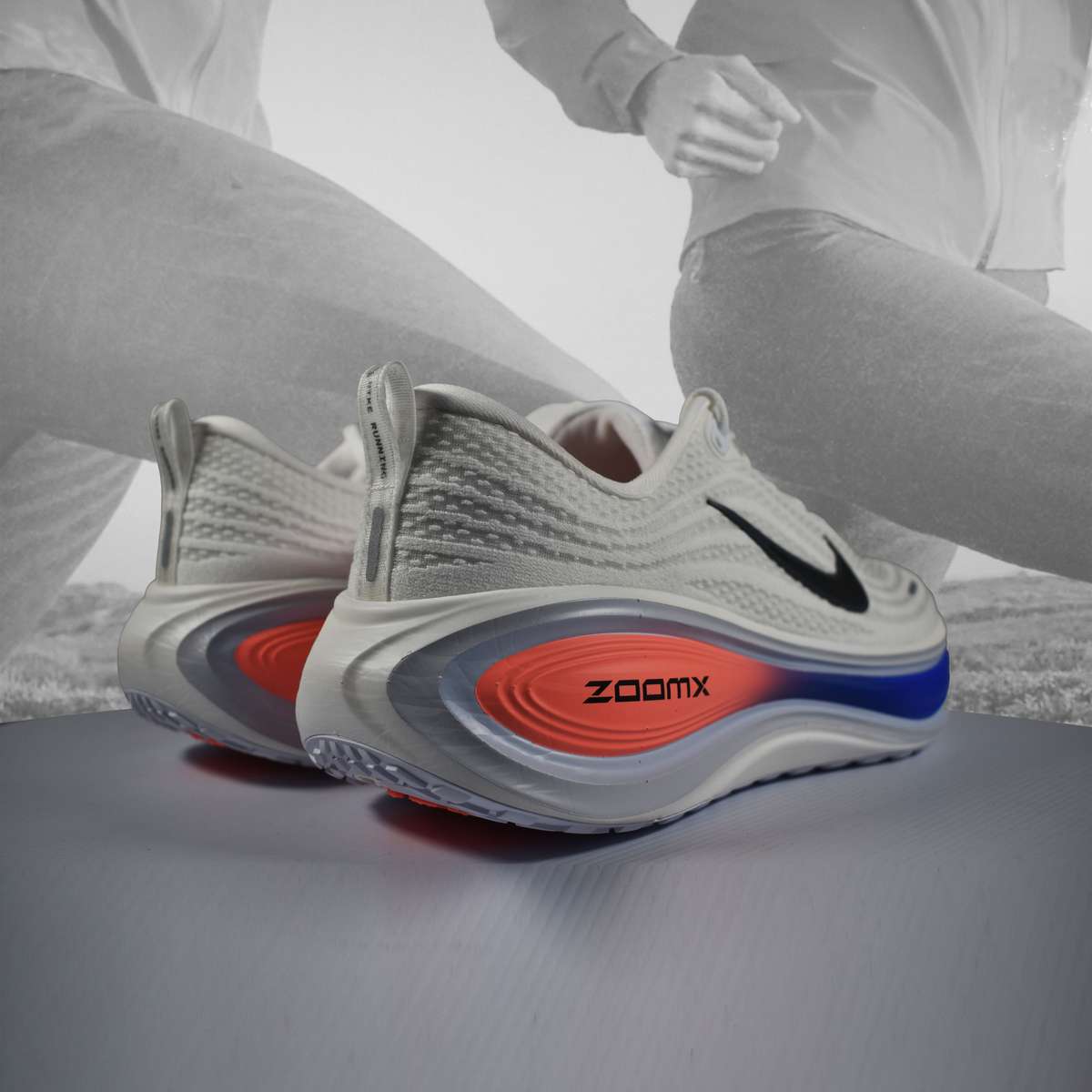 Nike Vomero Plus Mens Road Running Shoes