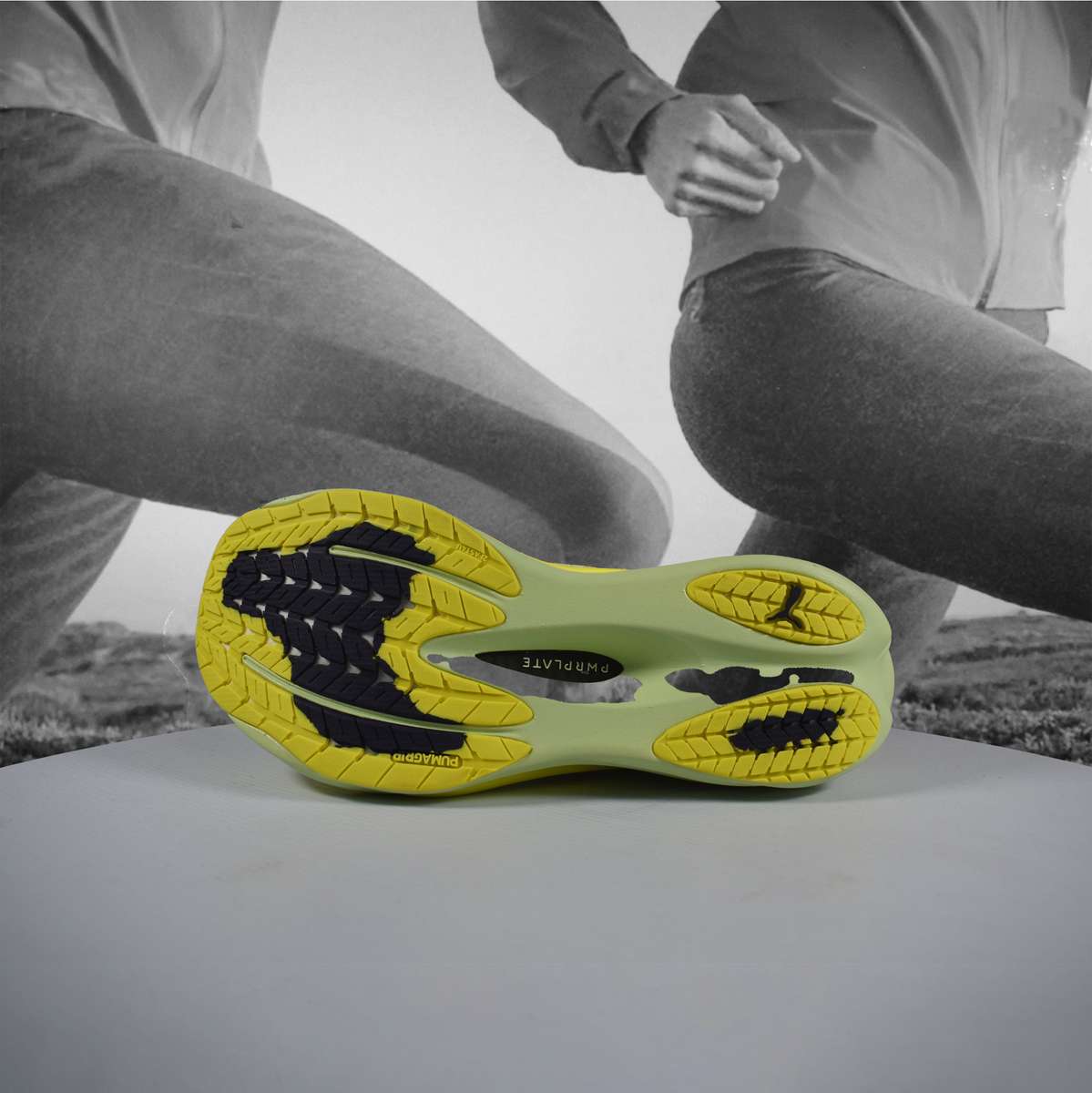 Puma Deviate NITRO 4 Womens Road Running