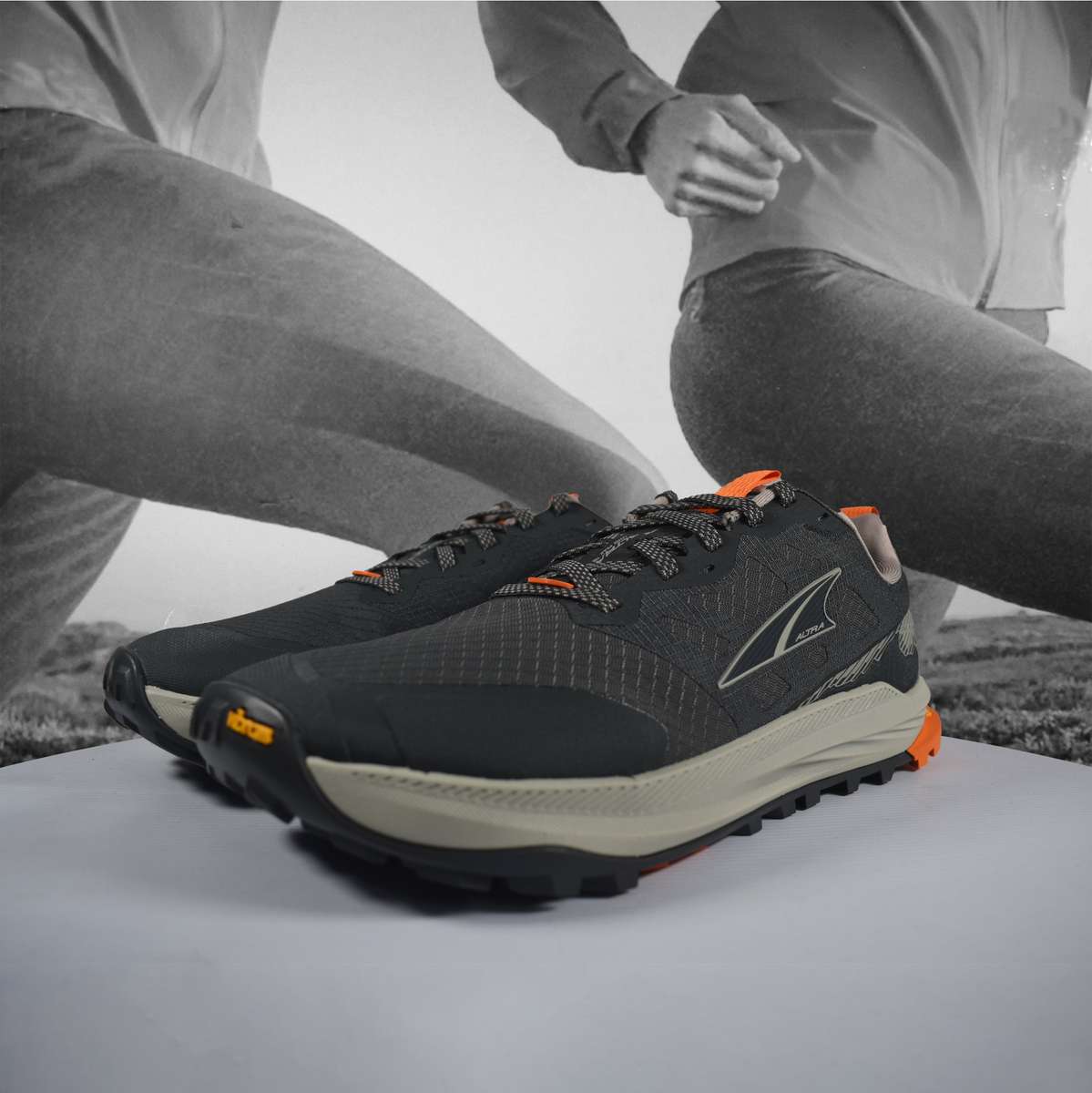 Altra Lone Peak 9+ Mens Trail Running Shoes  Dark Shadow