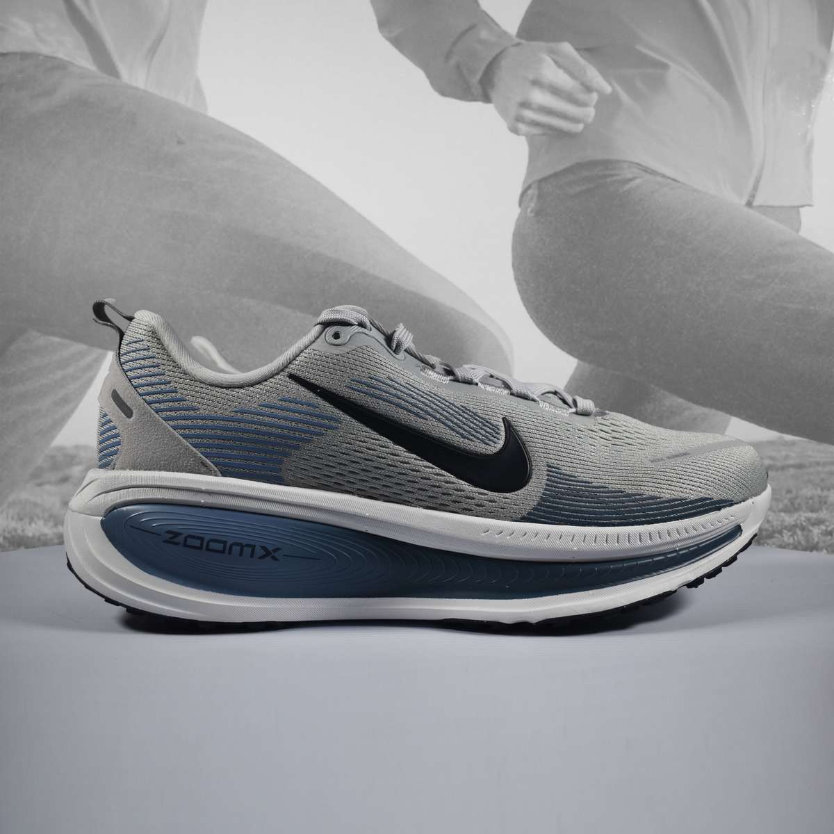 Nike Vomero 18 Mens Road Running Shoes