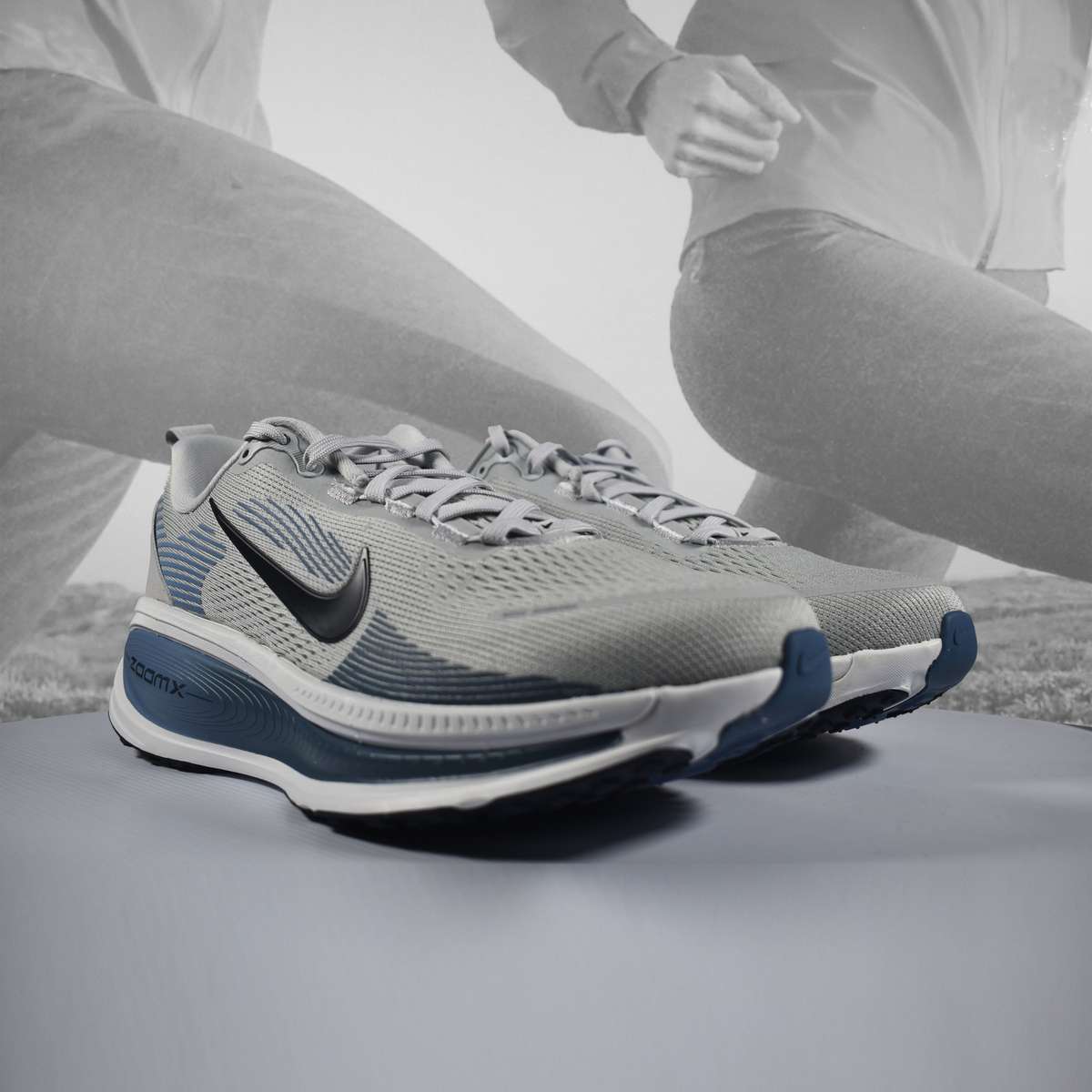 Nike Vomero 18 Mens Road Running Shoes