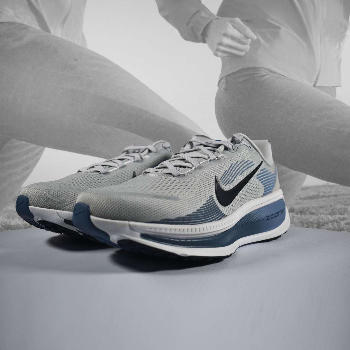 Nike Vomero 18 Mens Road Running Shoes