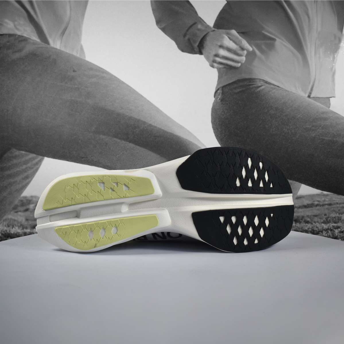 On Cloud Cloudboom Strike Mens Running Shoe