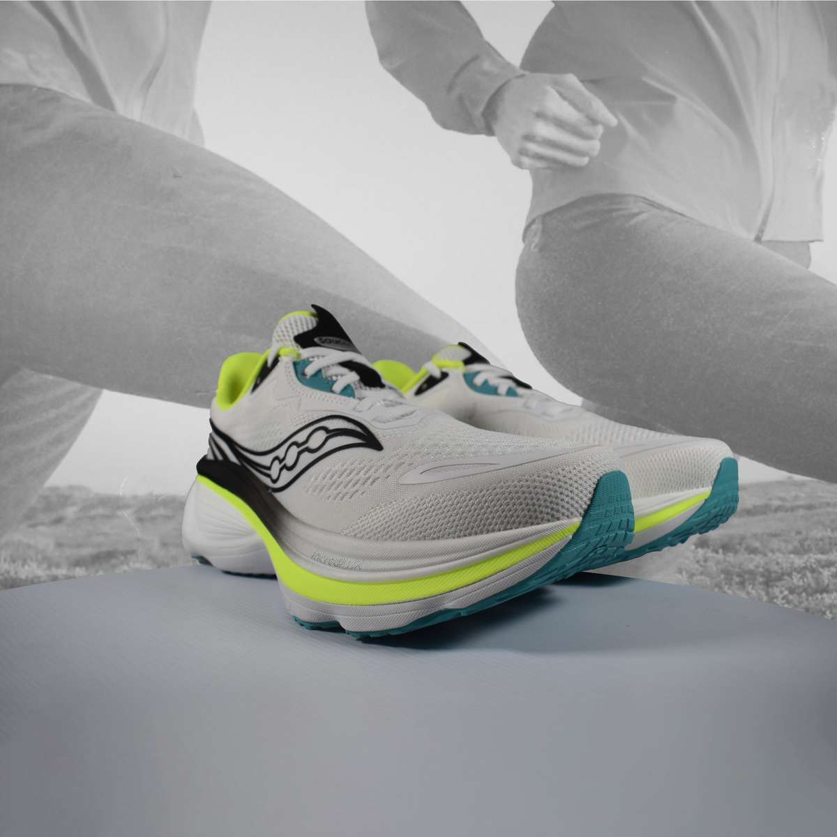 Saucony Hurricane 26 Men's Stability Running Shoes